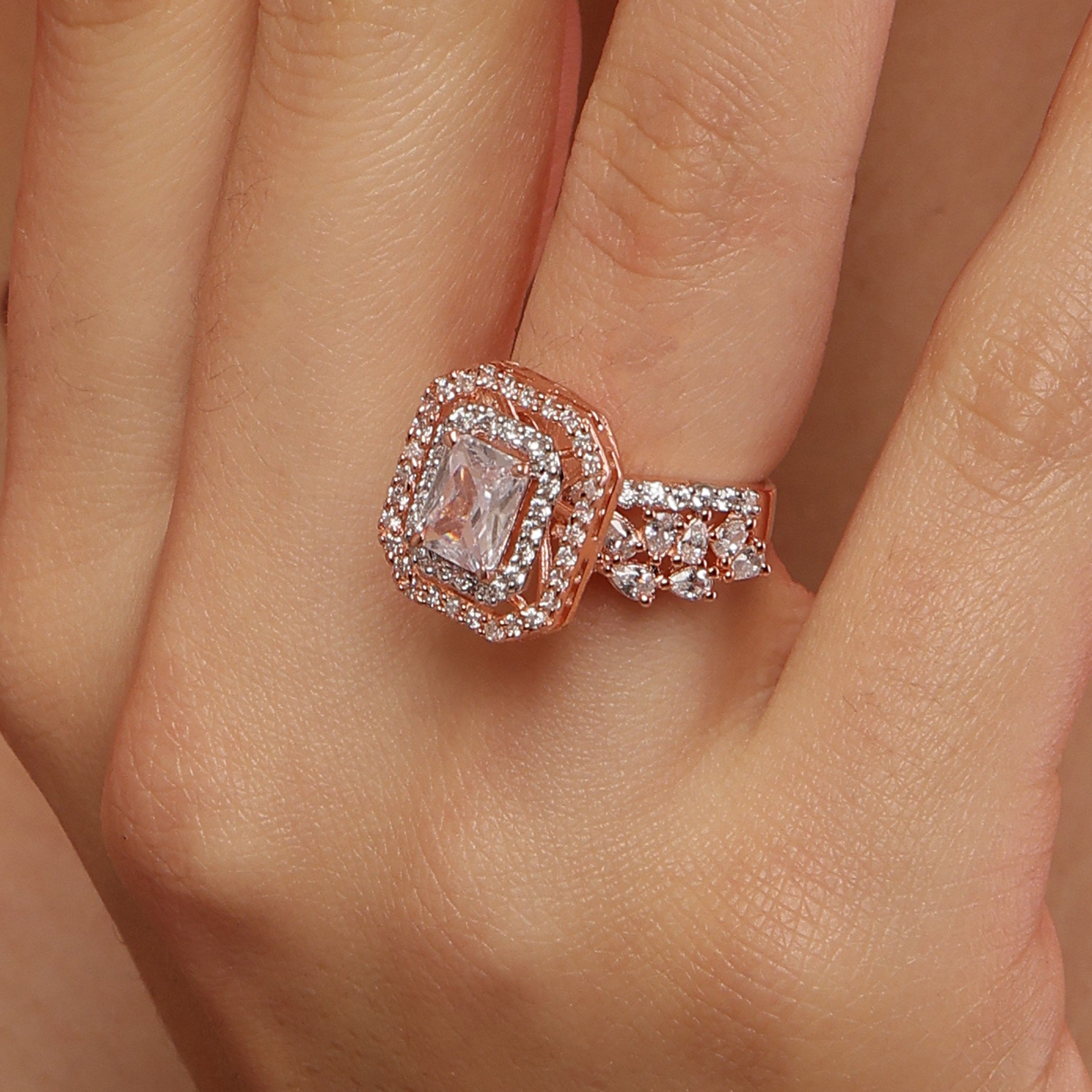 MYSTIC EMBRACE RING