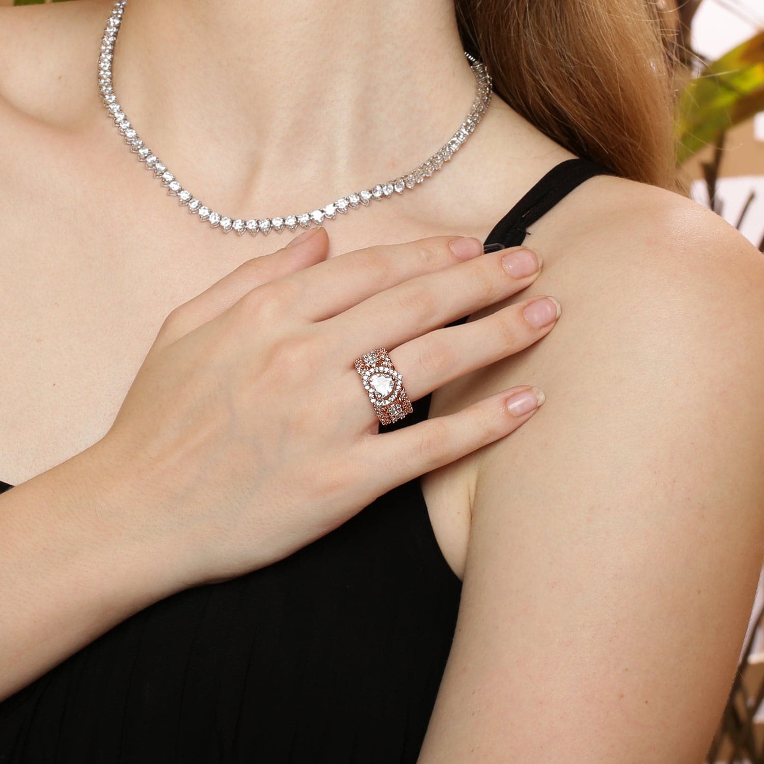 SHIMMERING LOVE RING