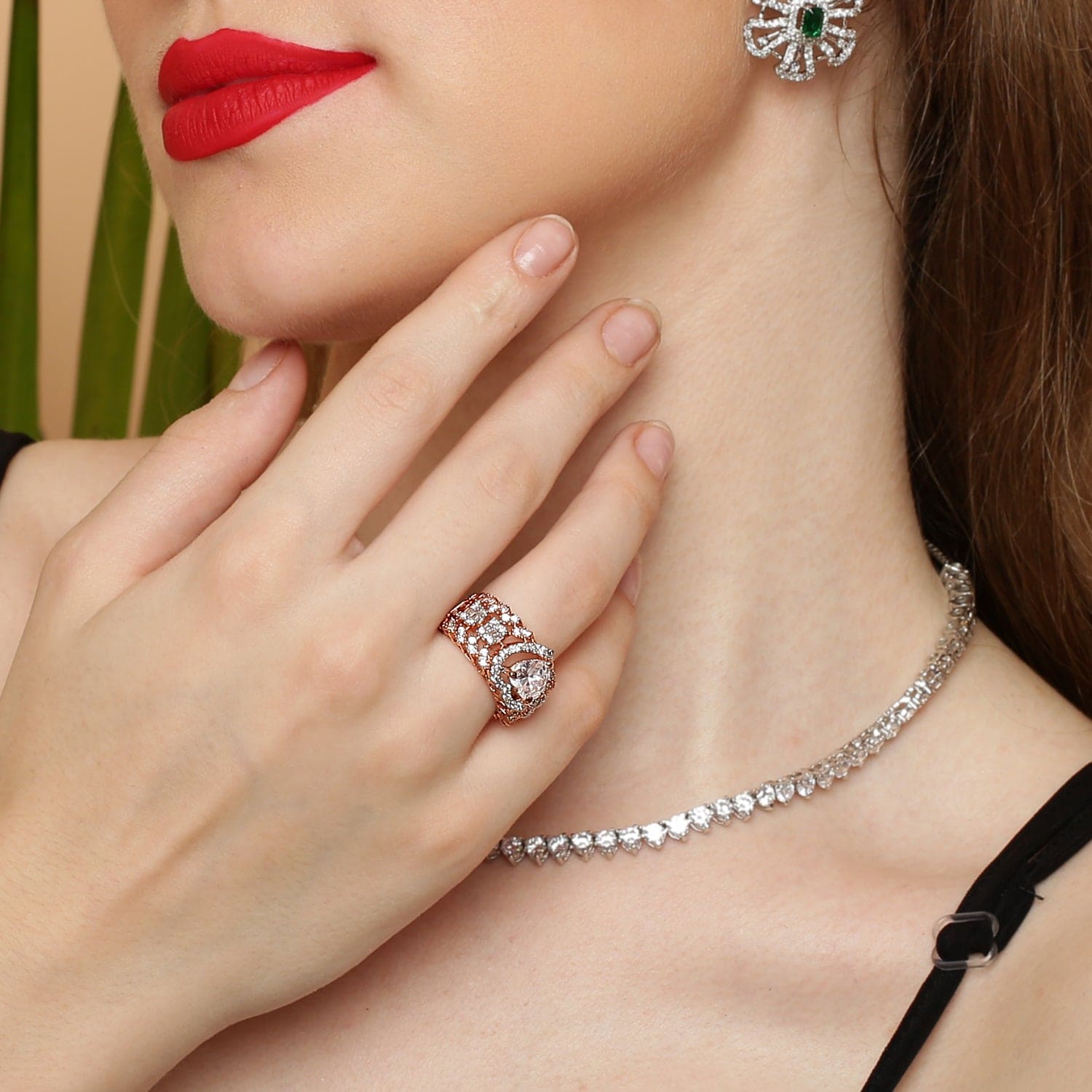 SHIMMERING LOVE RING