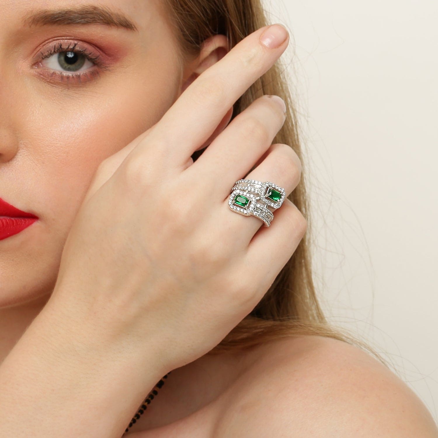 Emerald Elegance 925 Sterling Silver Ring studded with baguettes