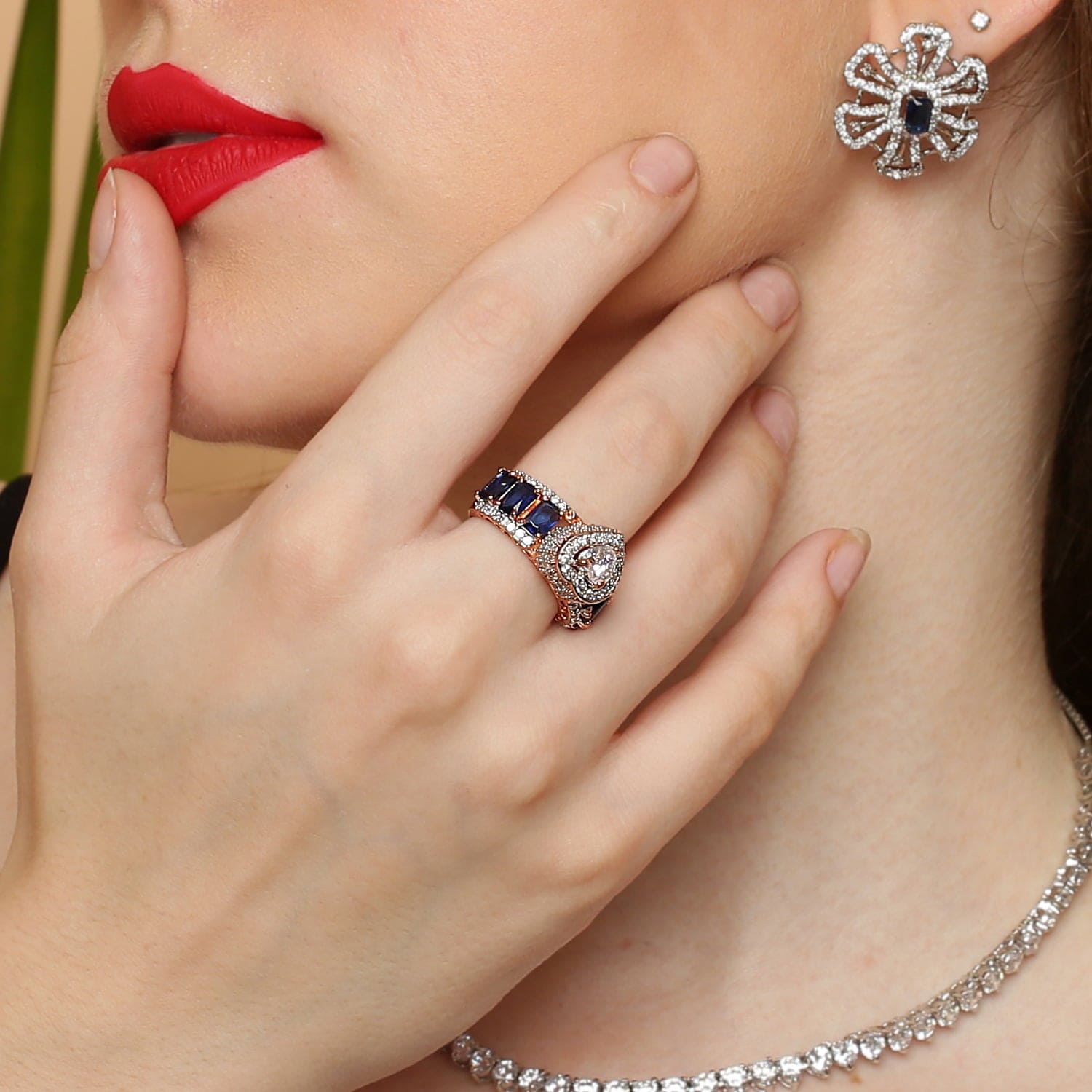 EMERALD ELEGANCE 925 STERLING SILVER EARRING