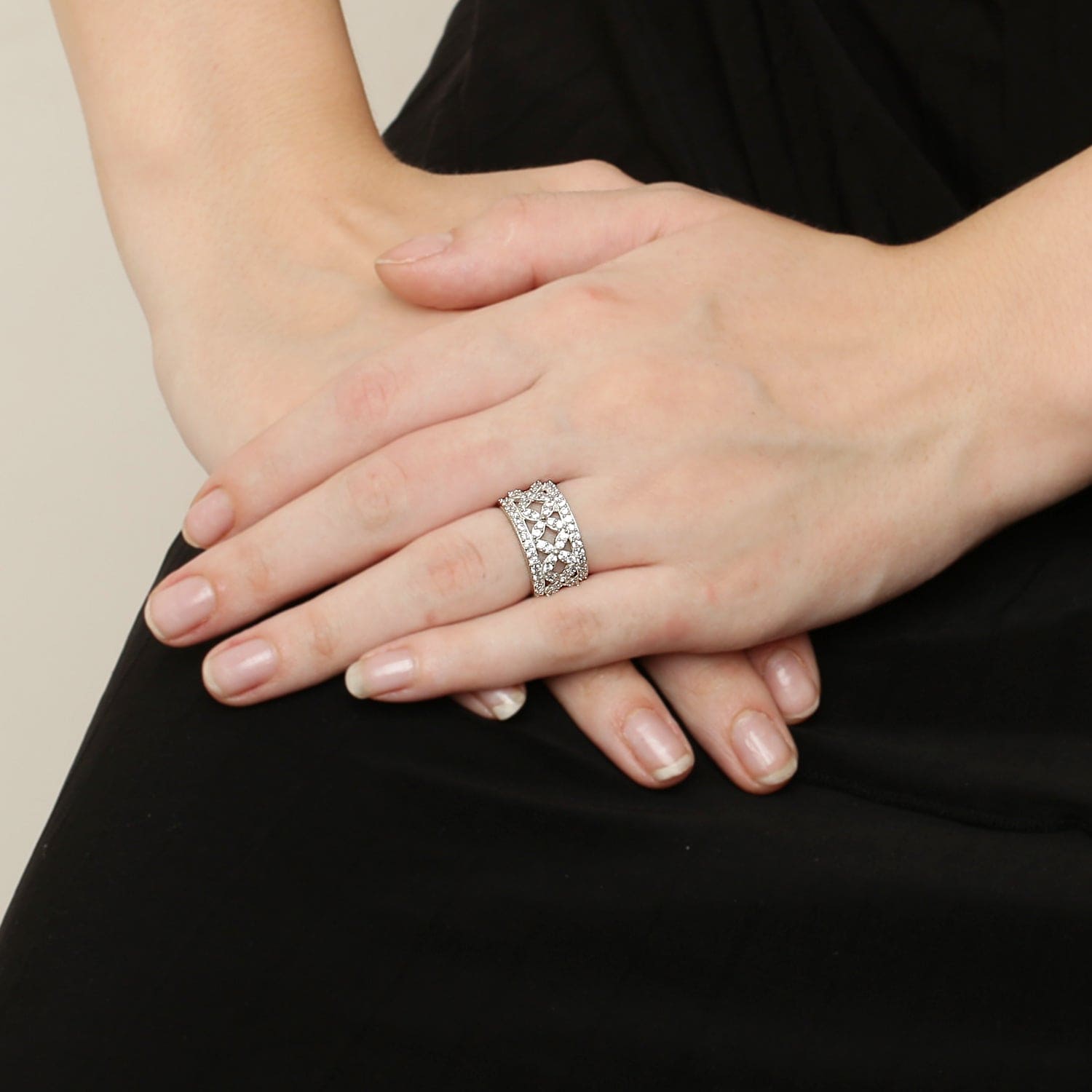 925 Sterling Silver Lustrous Foliage Band Ring
