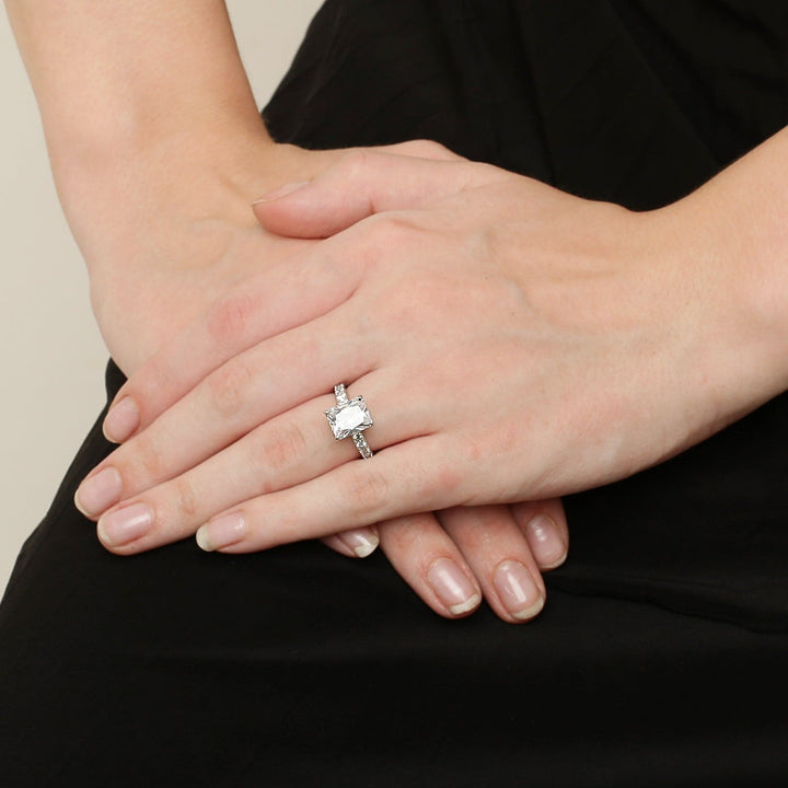 The Dazzling Geometry Ring