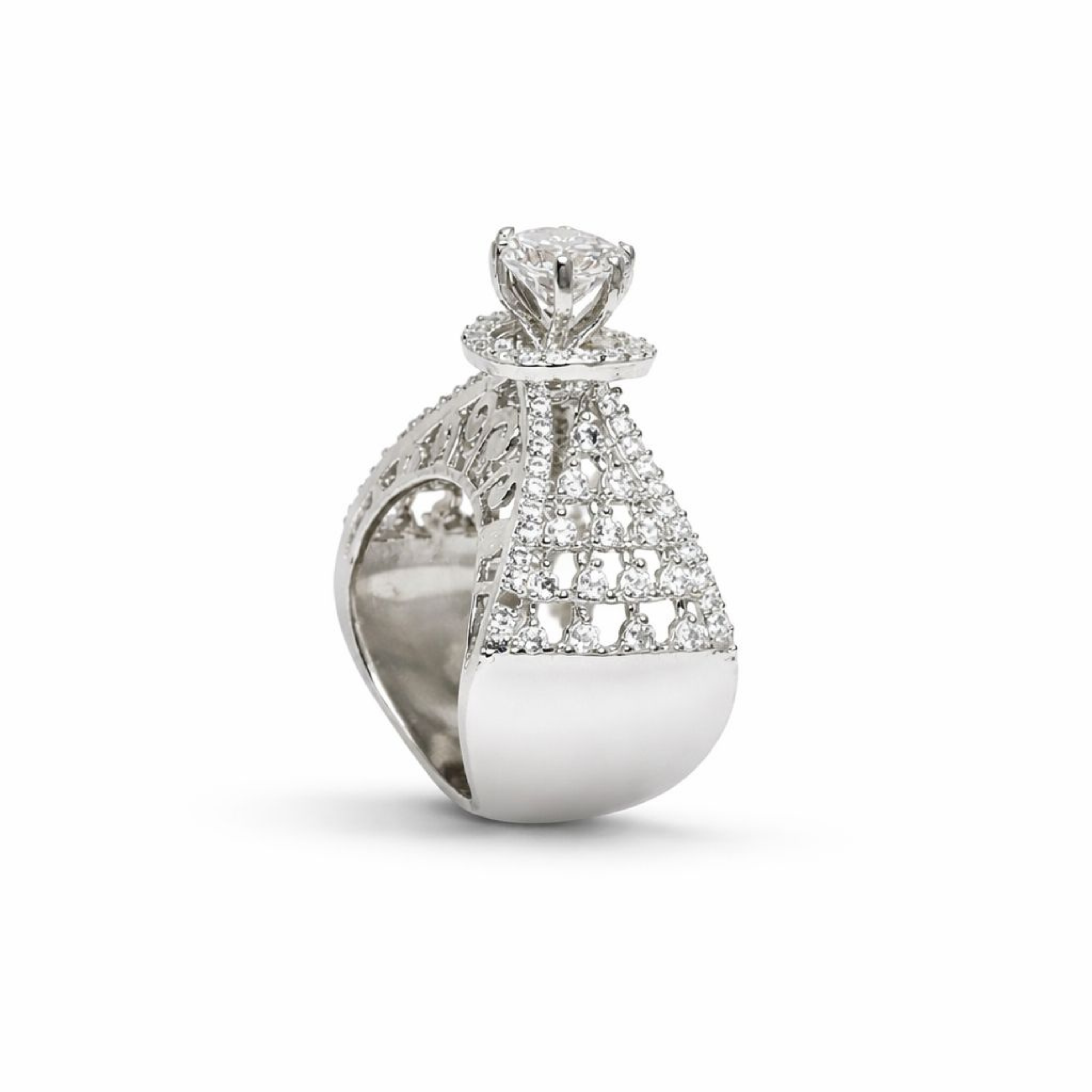 Viaara Elegant Tower Ring