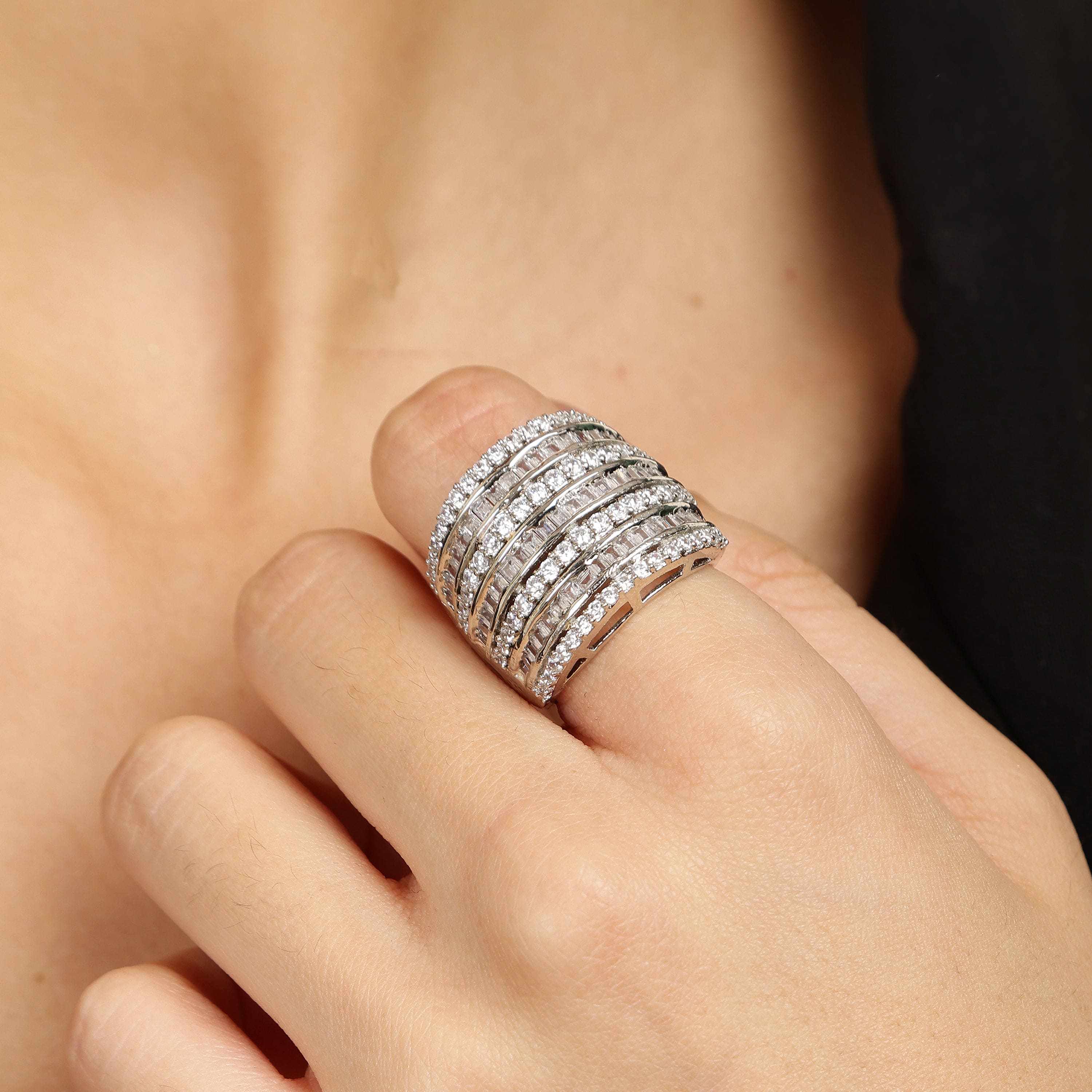 Cascade Spark 925 sterling silver ring band detail