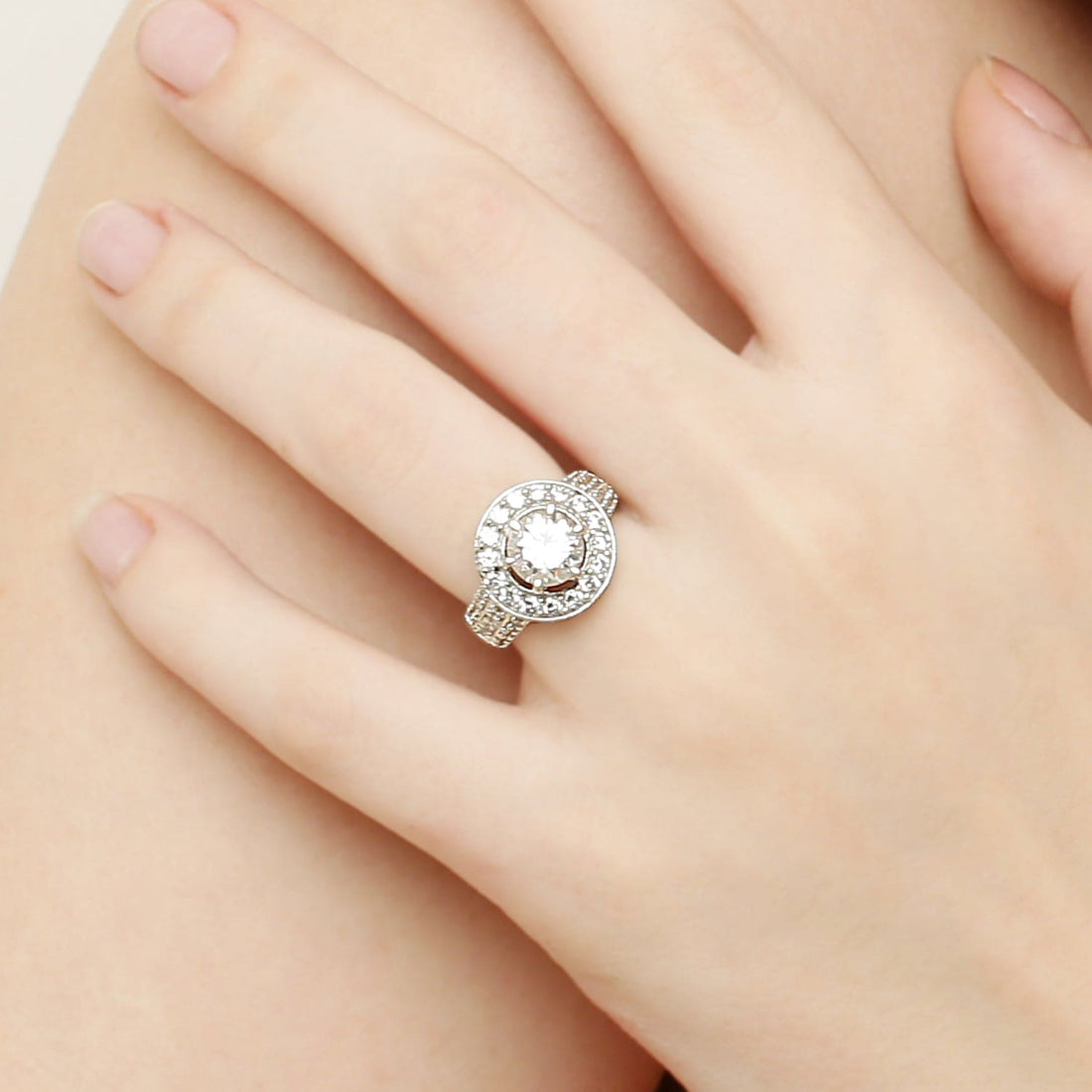 Classic Solitaire sterling silver ring close-up detail