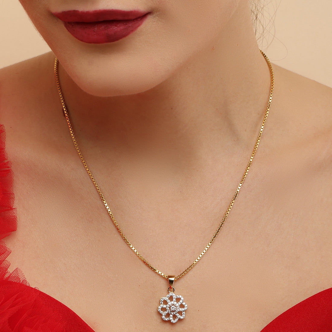 Designer Flower sterling silver pendant set close-up detail