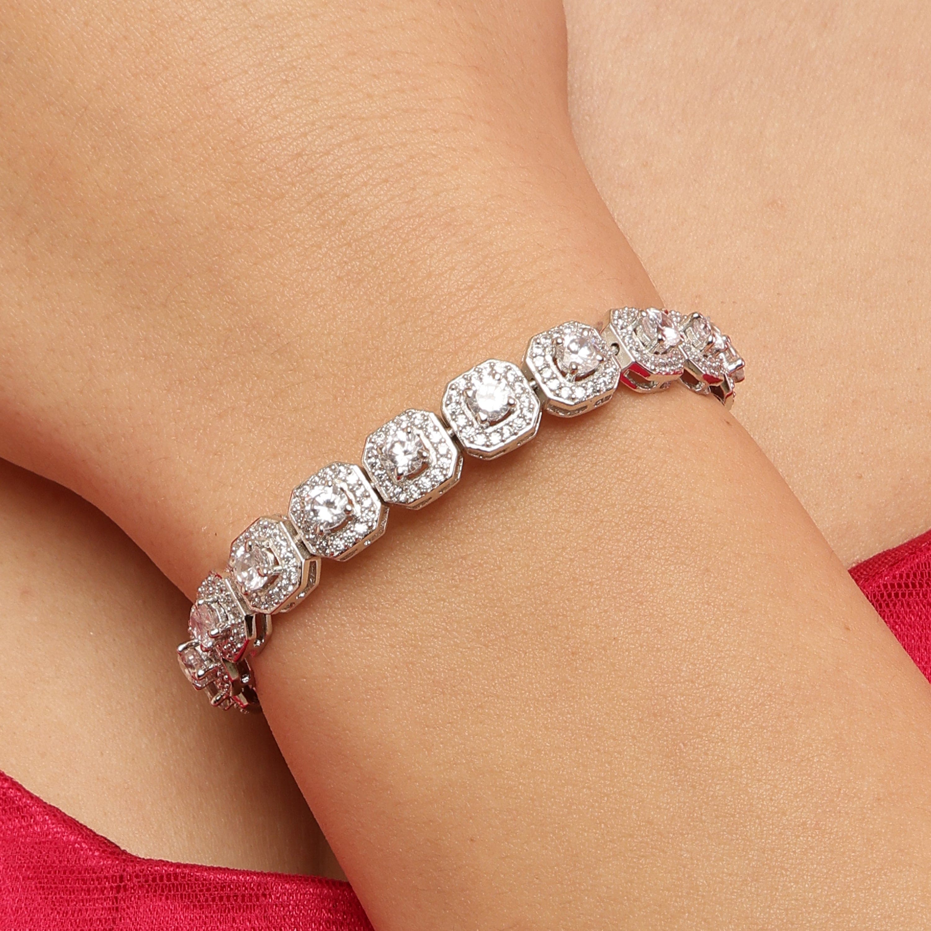 Enchanting Diva sterling silver bracelet close-up Swarovski detail