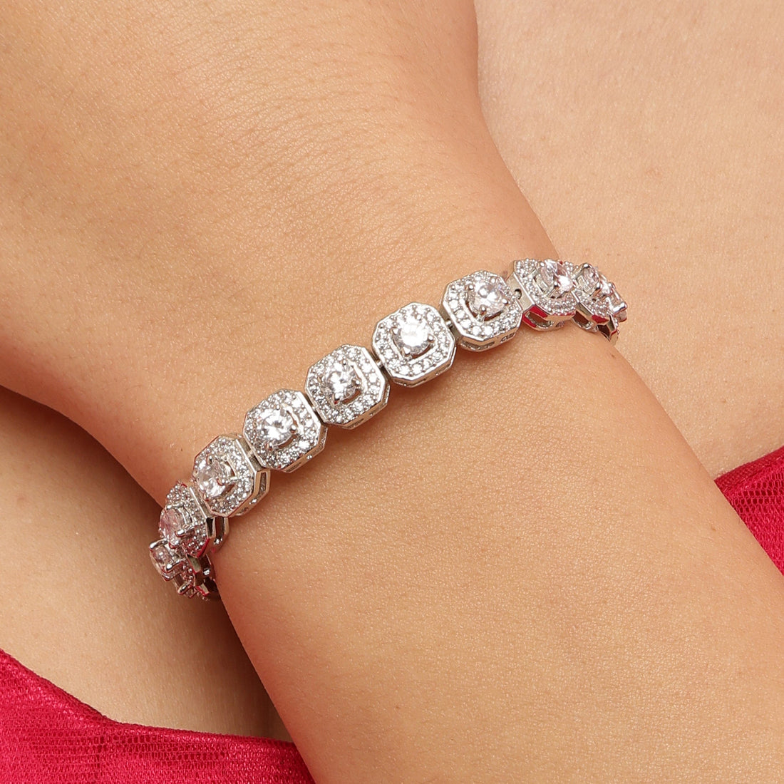 Enchanting Diva sterling silver bracelet close-up Swarovski detail