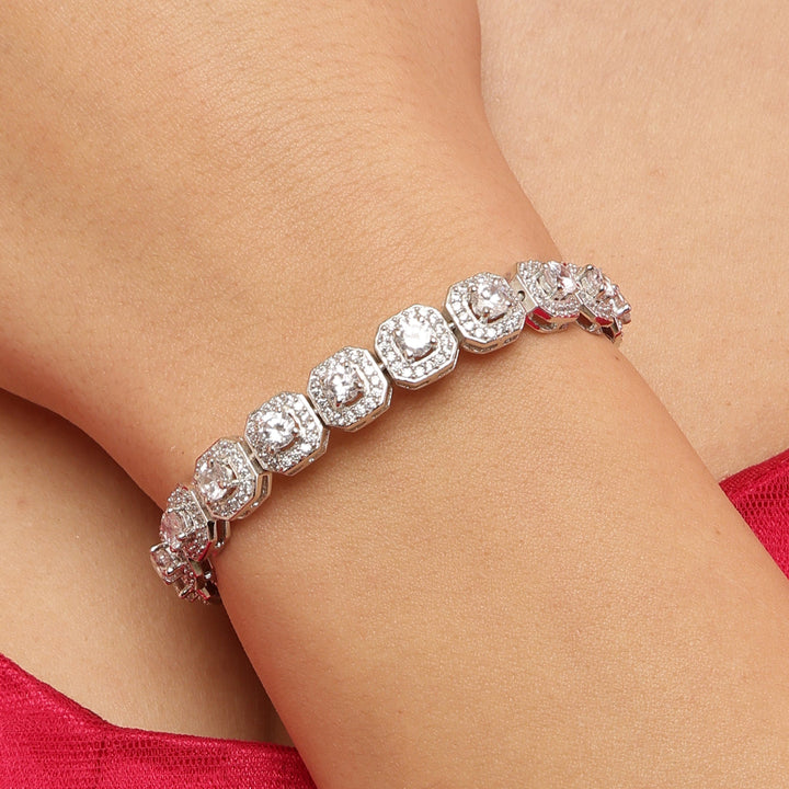 Enchanting Diva sterling silver bracelet close-up Swarovski detail