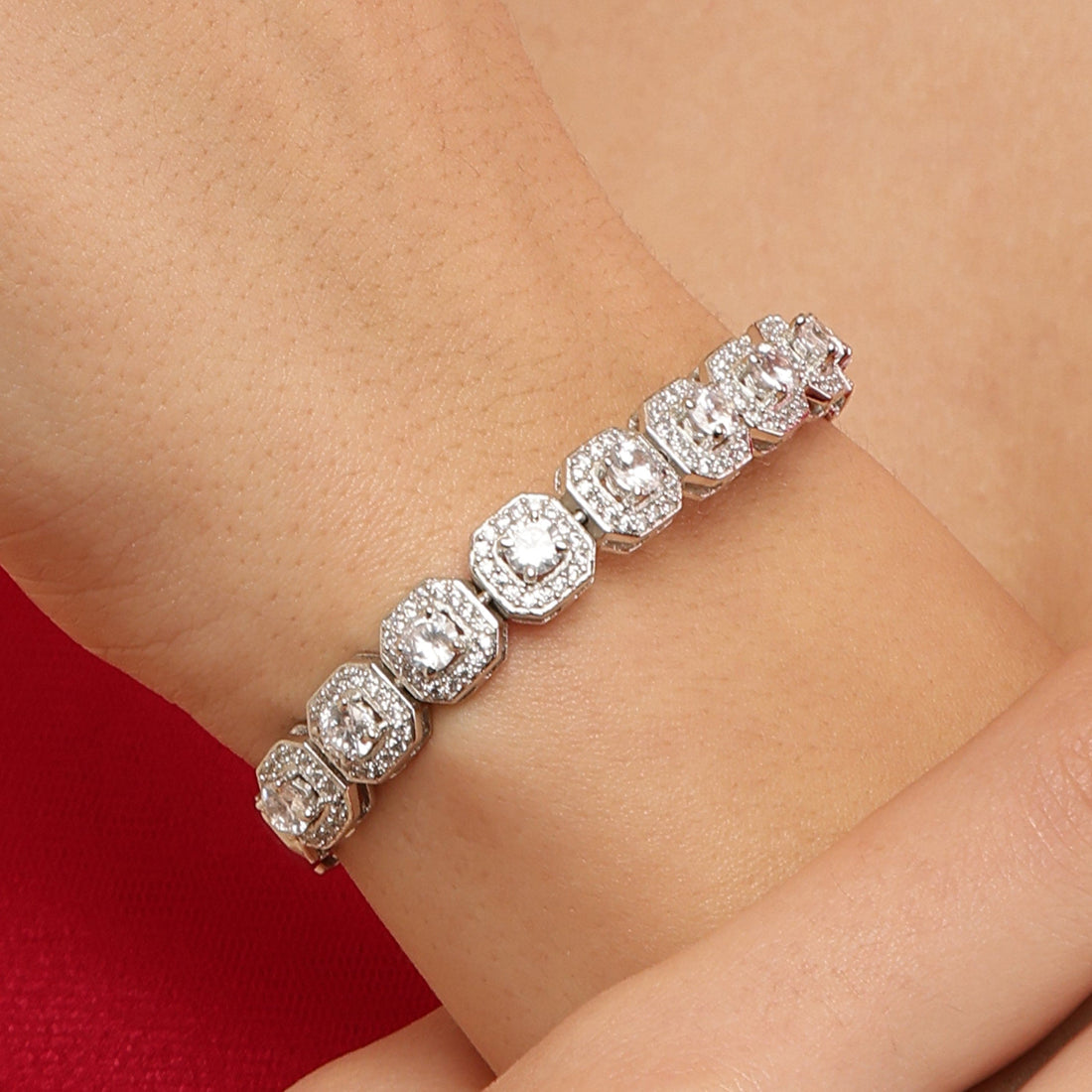 Enchanting Diva 925 sterling silver bracelet front view