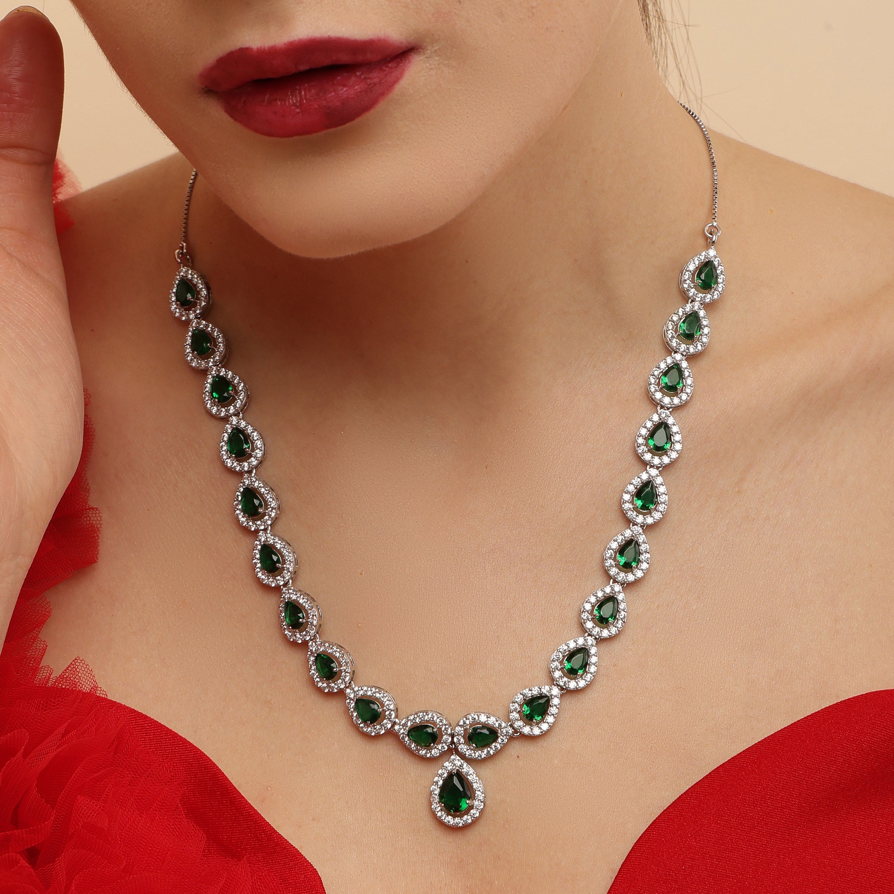 Enchanting Emerald 925 sterling silver necklace set front view