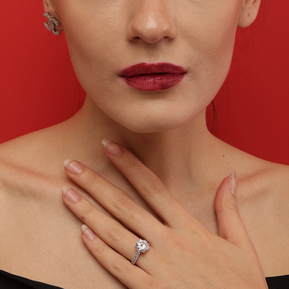 Eterna Solitaire sterling silver ring close-up detail