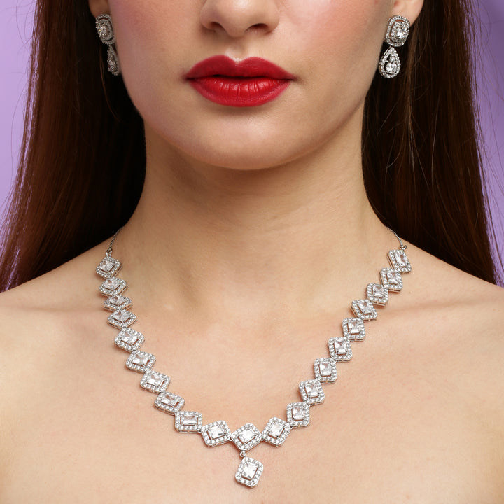 Fascinating Octa sterling silver necklace close-up detail