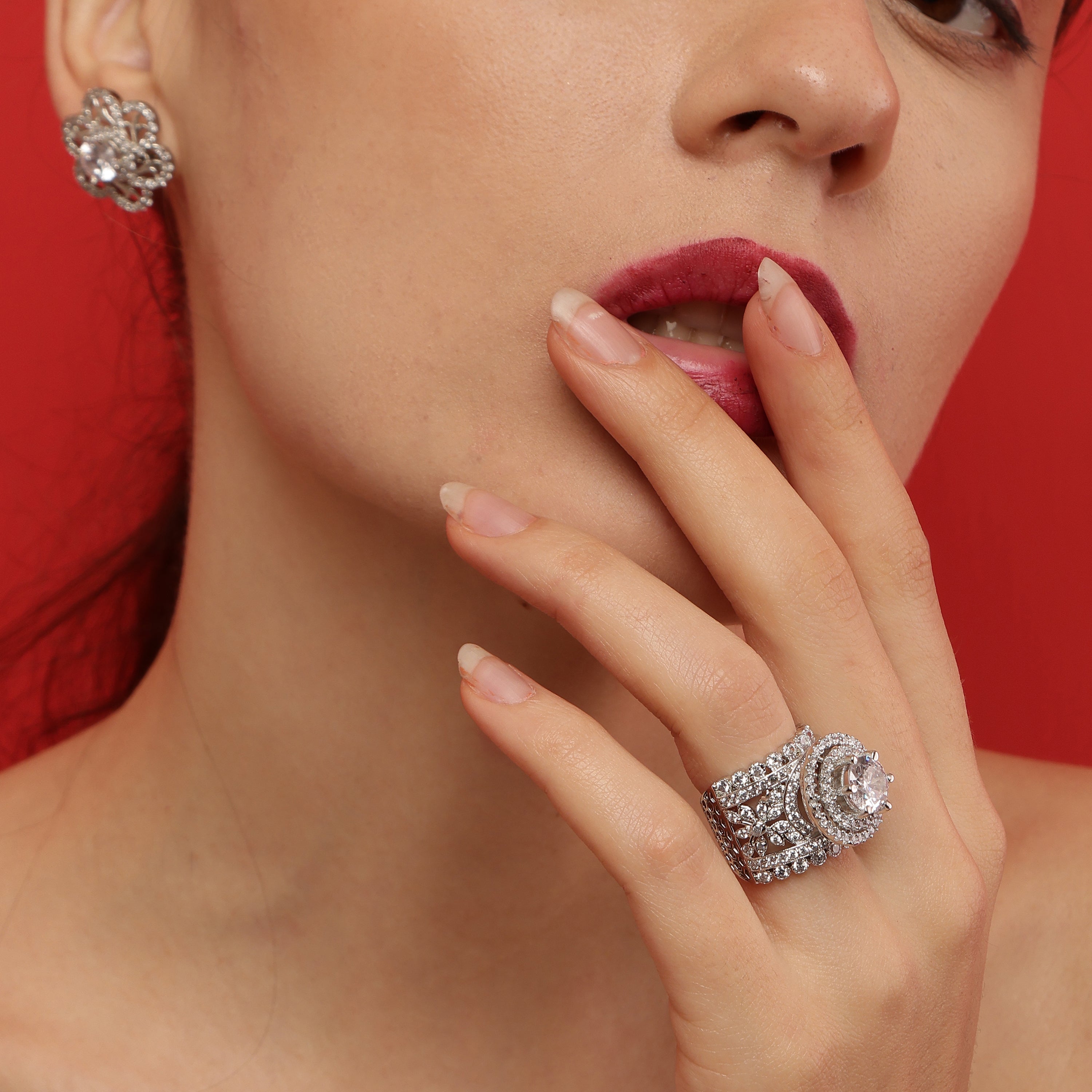 Gardenia Sparkle sterling silver ring close-up detail