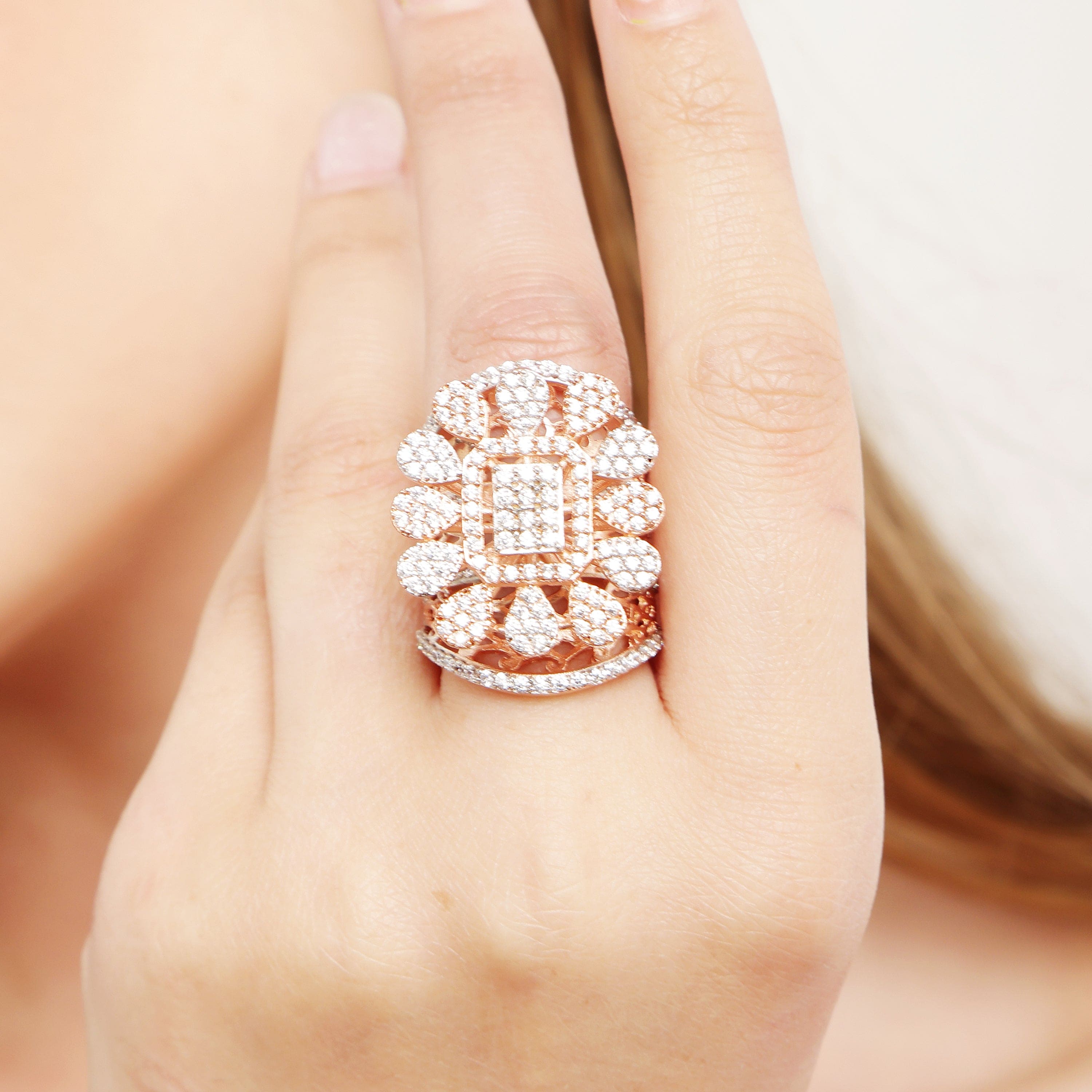 Glamourous Legacy 925 sterling silver ring band detail