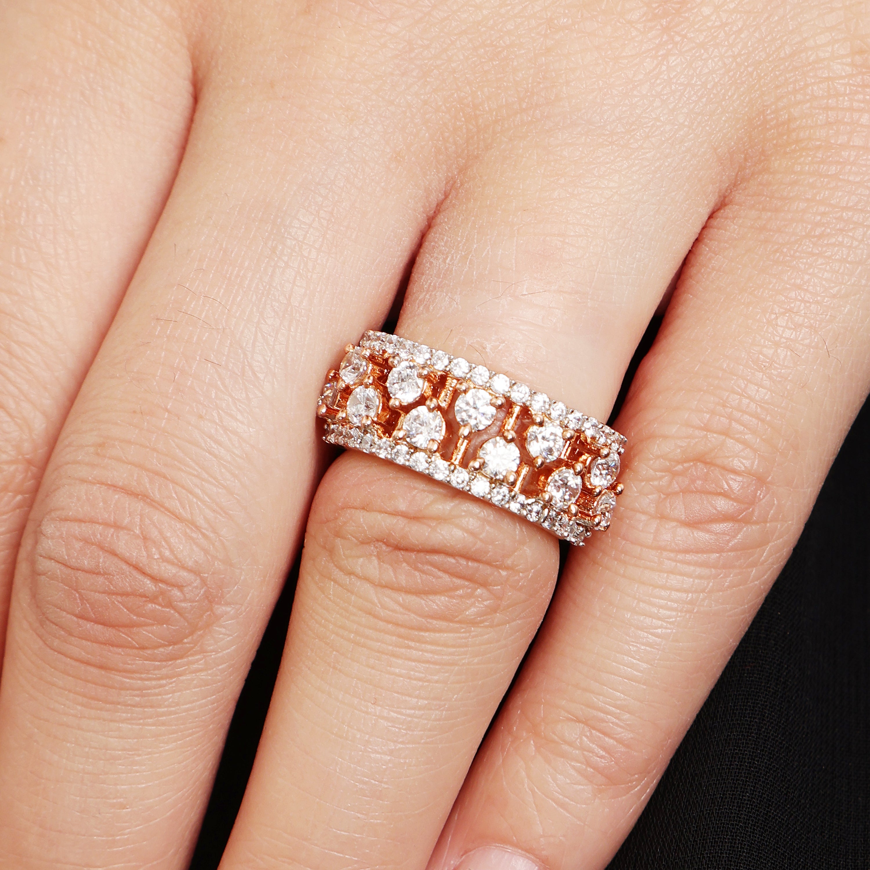 Gleaming Essence Band 925 sterling silver ring band detail