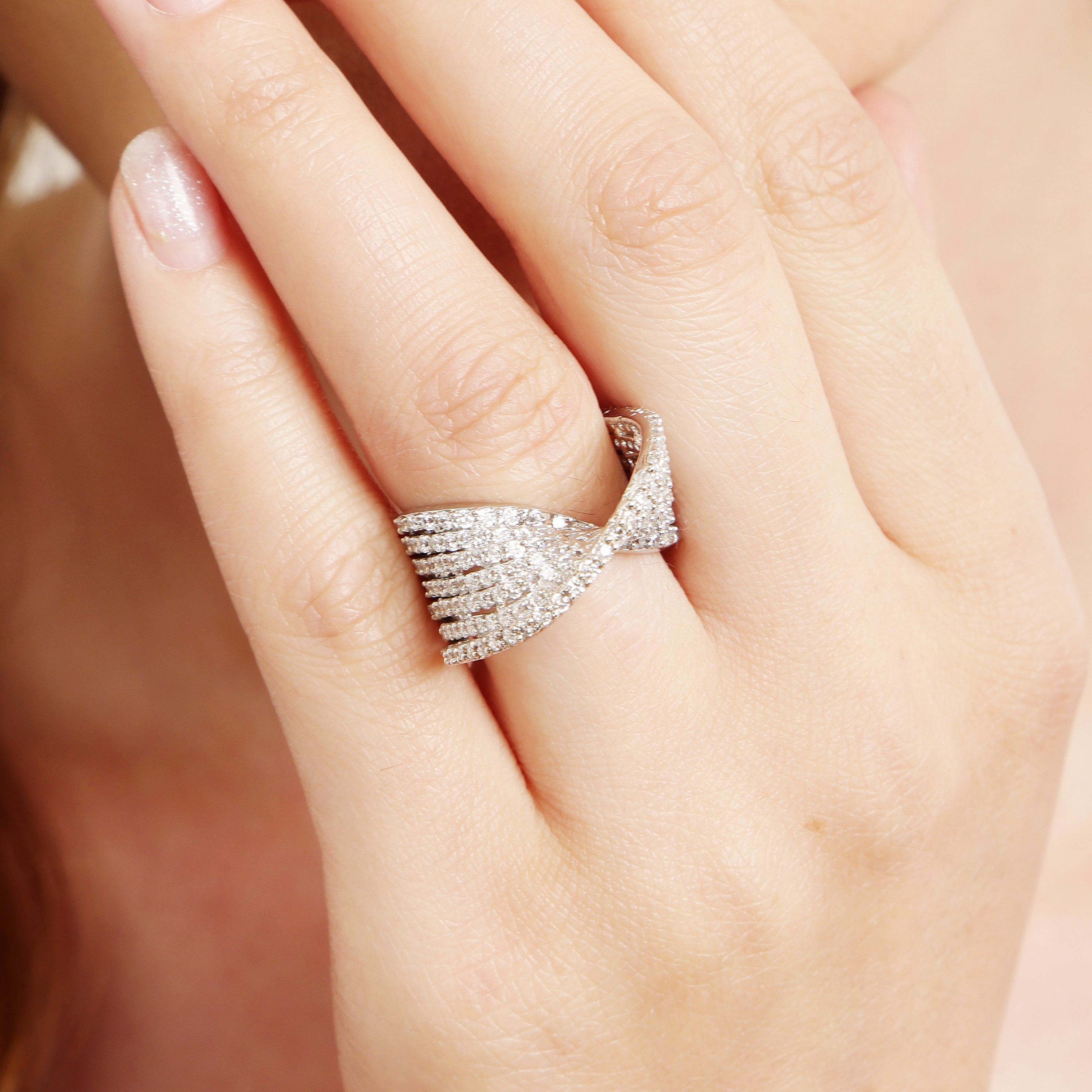 Helix Beauty sterling silver ring twisted band close-up