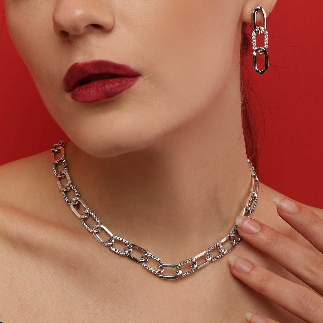 Interlock Chain sterling silver necklace set close-up detail