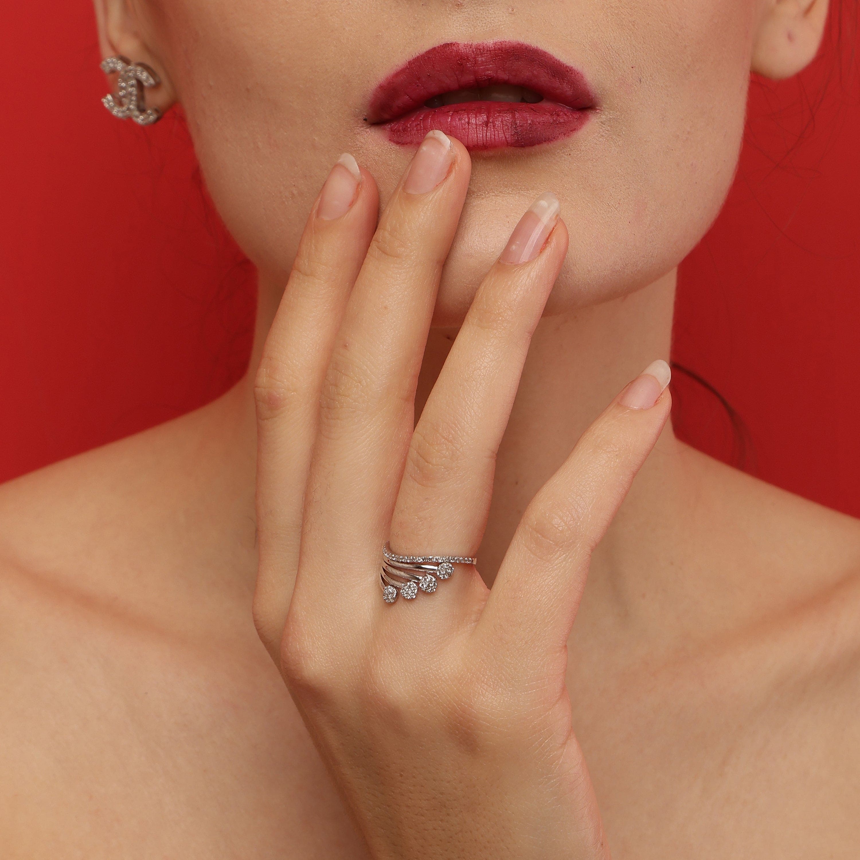 Lustra Band sterling silver ring close-up detail