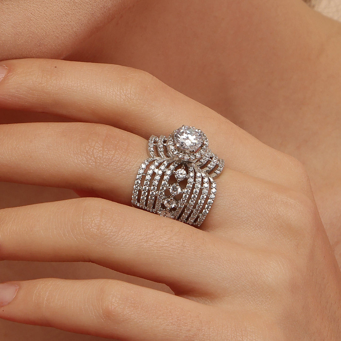 Lustrous Foliage sterling silver ring close-up detail