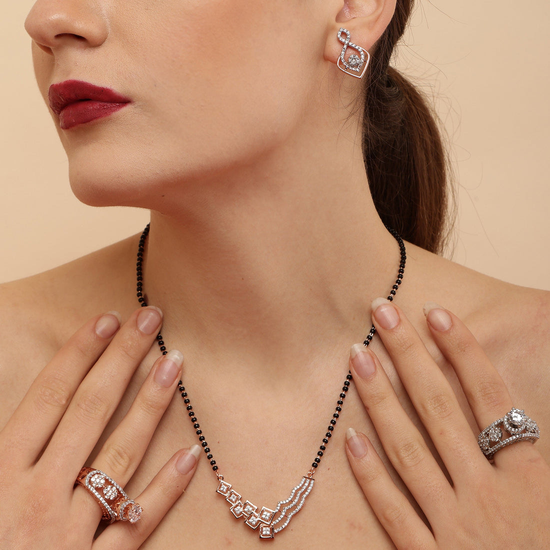 Magestic Seven Square sterling silver mangalsutra close-up detail