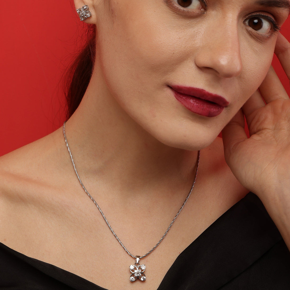 Radiance Redefined sterling silver pendant set close-up detail
