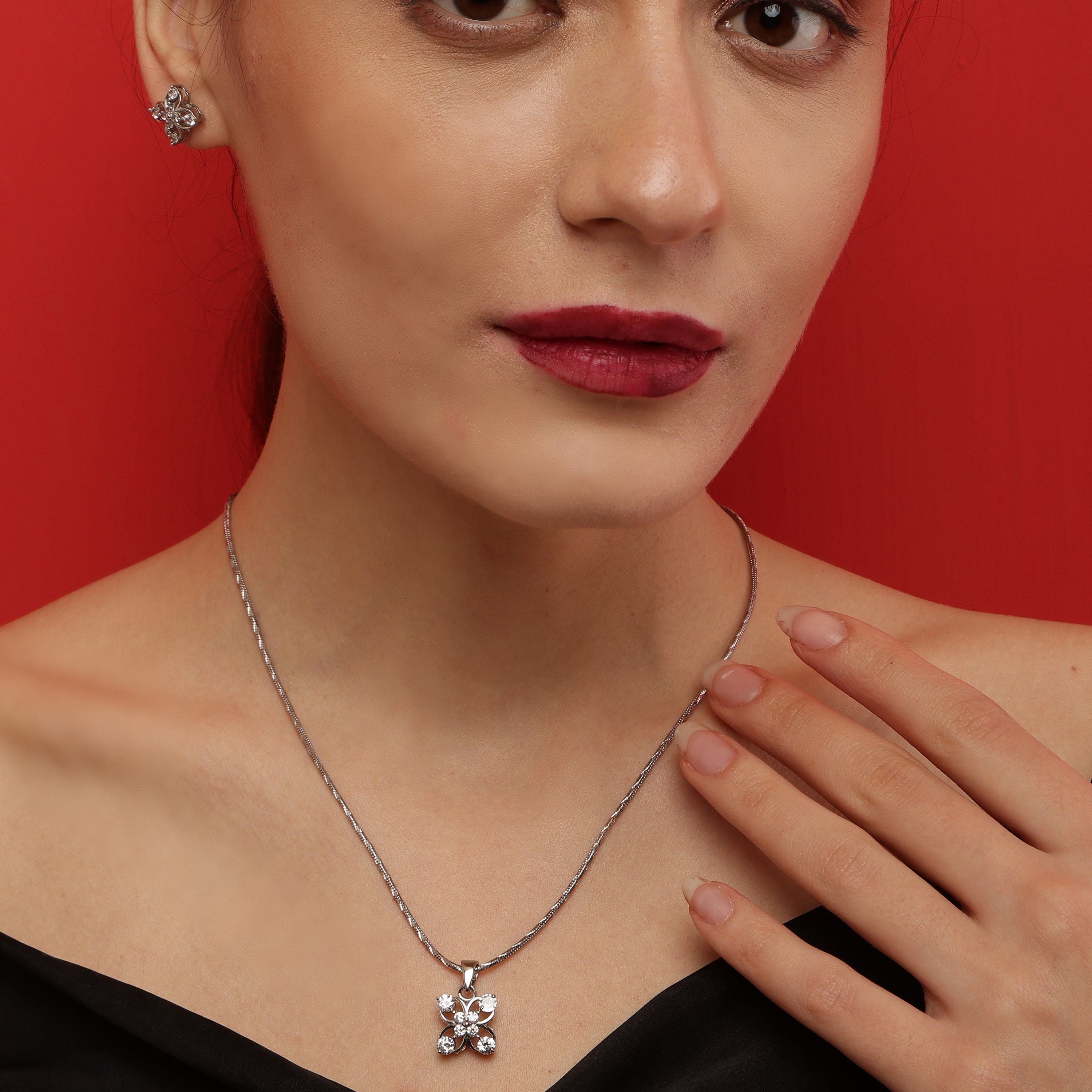 Radiance Redefined sterling silver pendant set side view