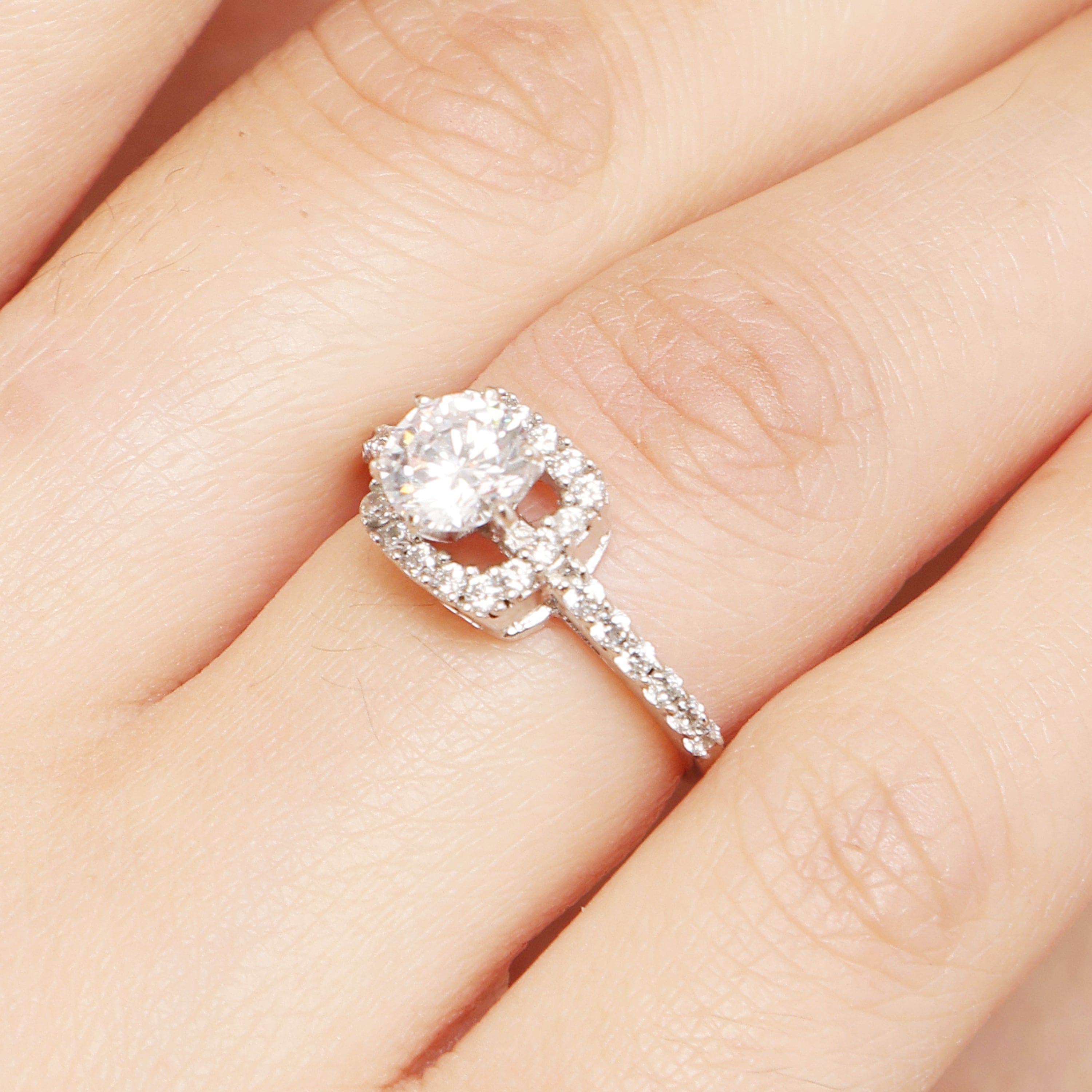 Radiant Minimal sterling silver ring close-up detail