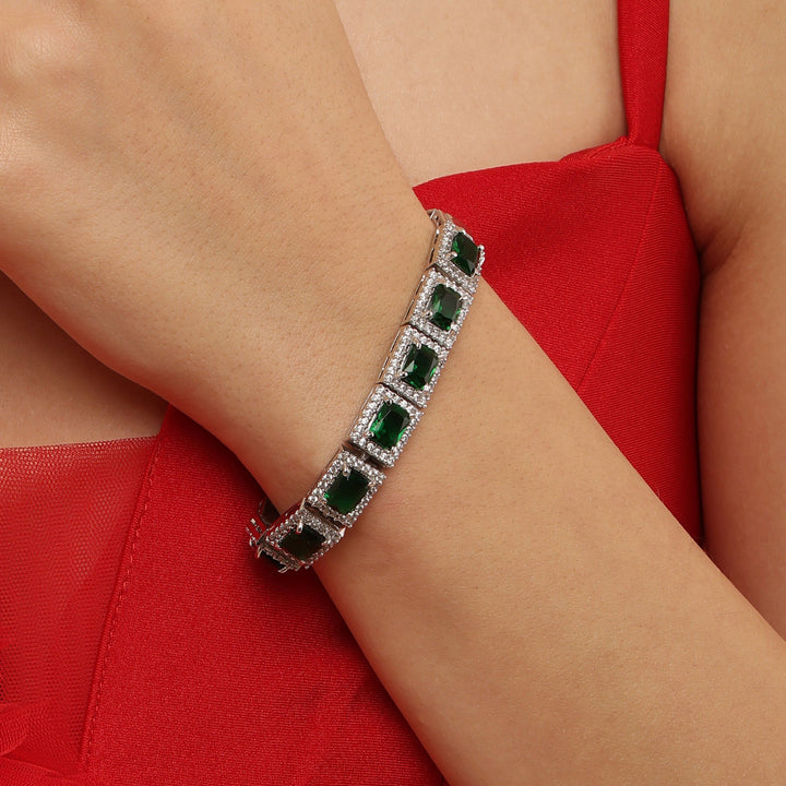 Ravishing Emerald 925 sterling silver bracelet front view