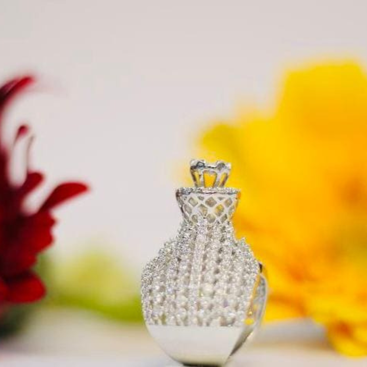 Royal lattice diamond ring in 925 sterling silver featuring intricate detailing and brilliant luxury sparkle.