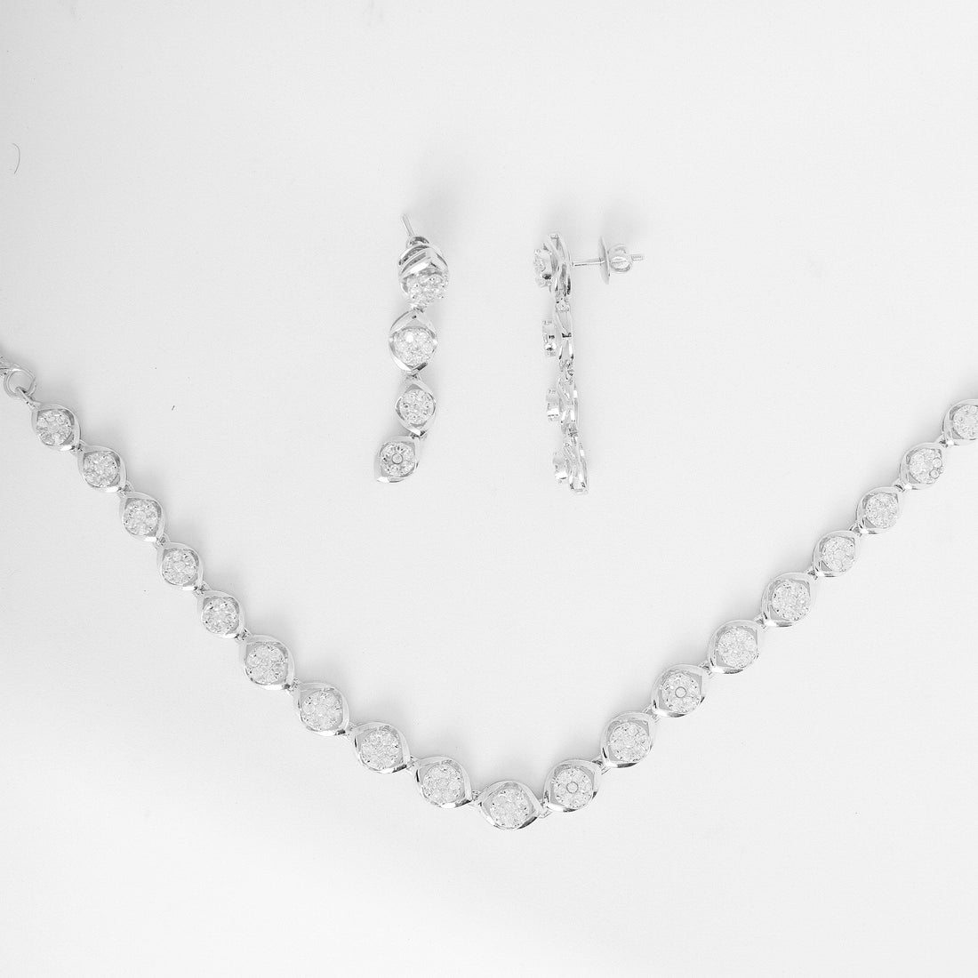 Silver Harmony sterling silver necklace set lifestyle shot