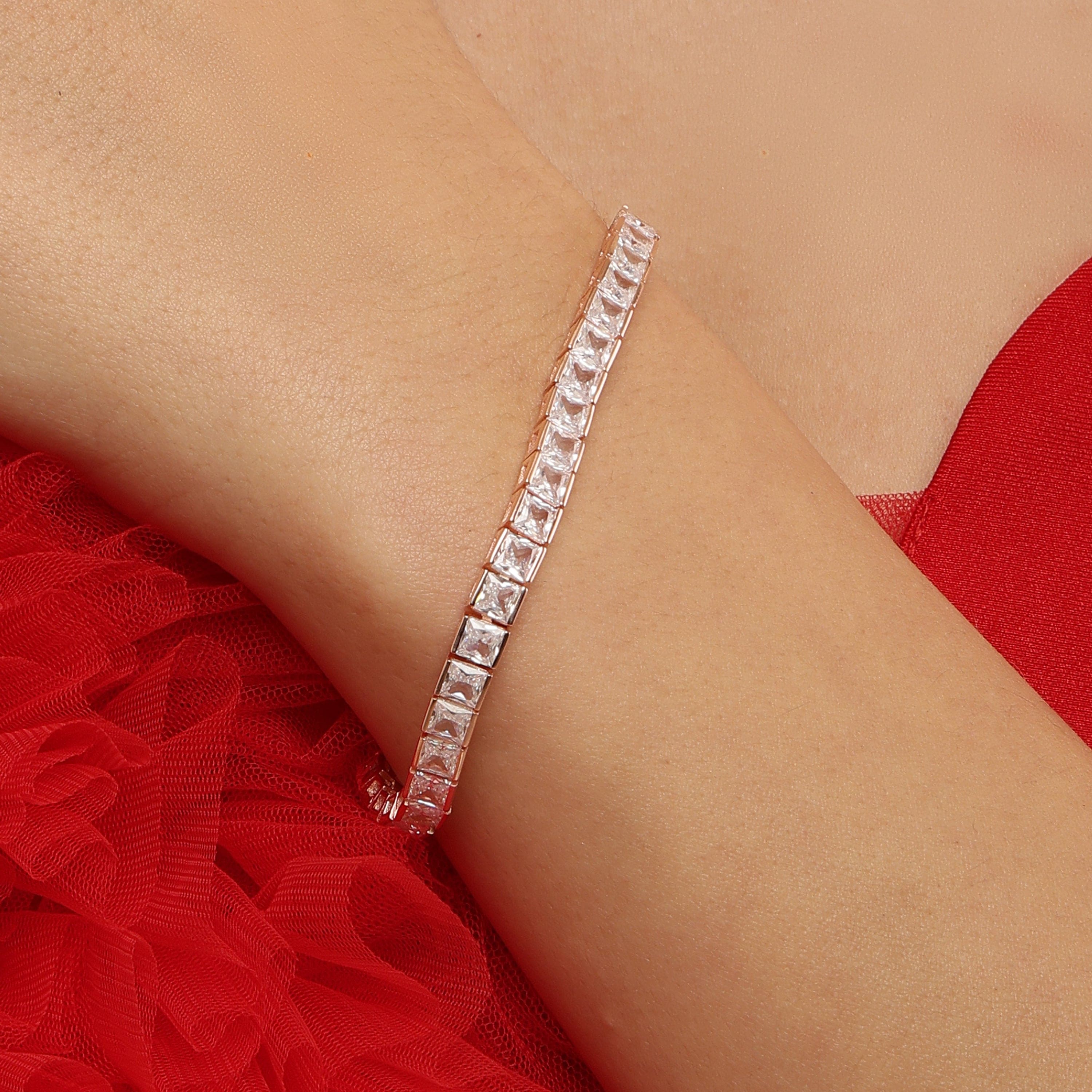 Silver Lining sterling silver bracelet close-up solitaire detail