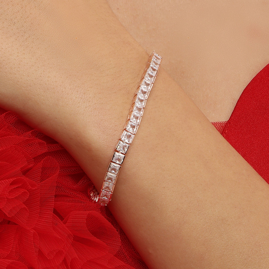 Silver Lining sterling silver bracelet close-up solitaire detail