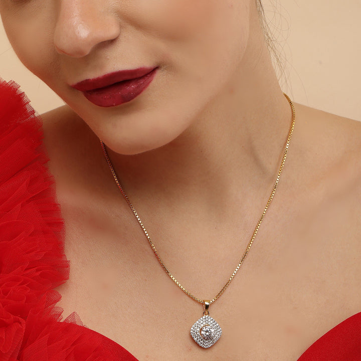 Stunning sterling silver pendant set close-up detail