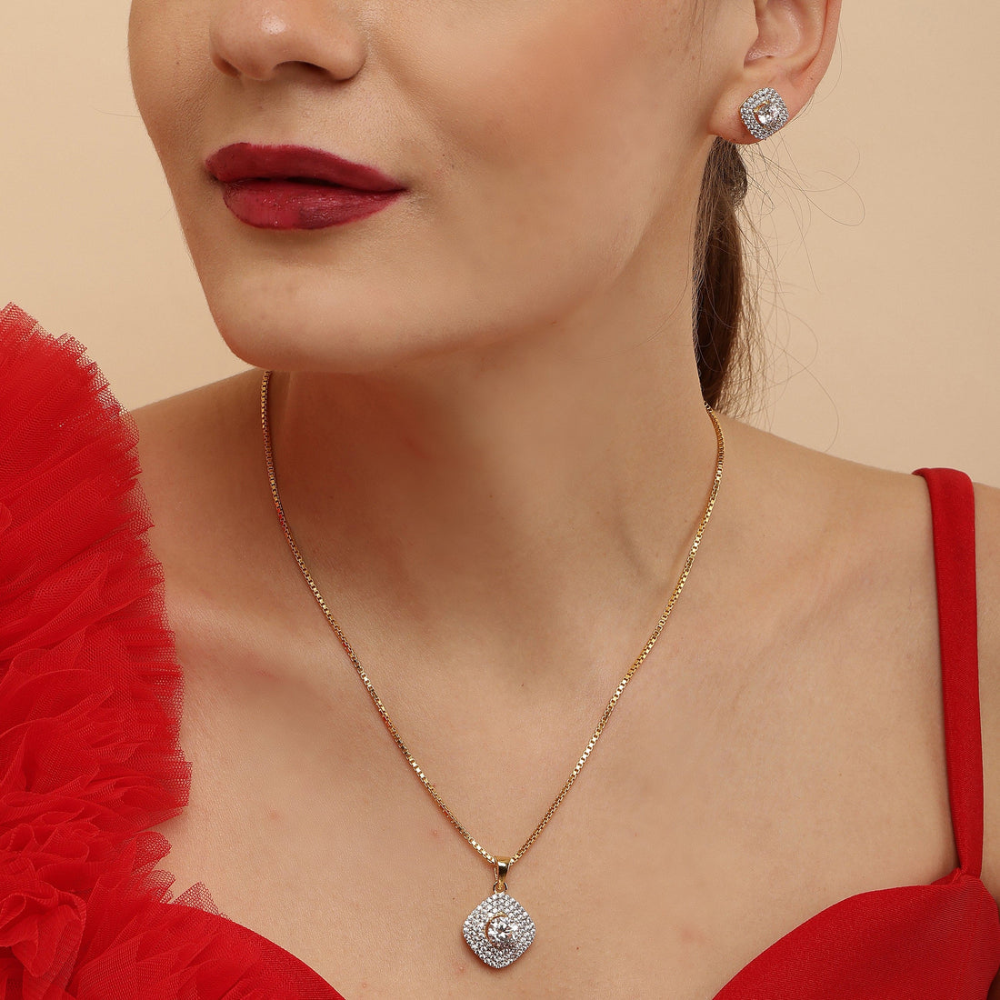 Stunning gold-plated 925 sterling silver pendant set front view