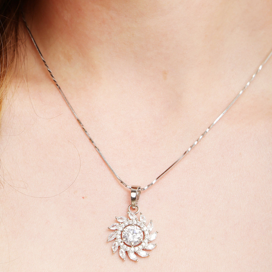 Sunshine Bloom sterling silver pendant set close-up detail