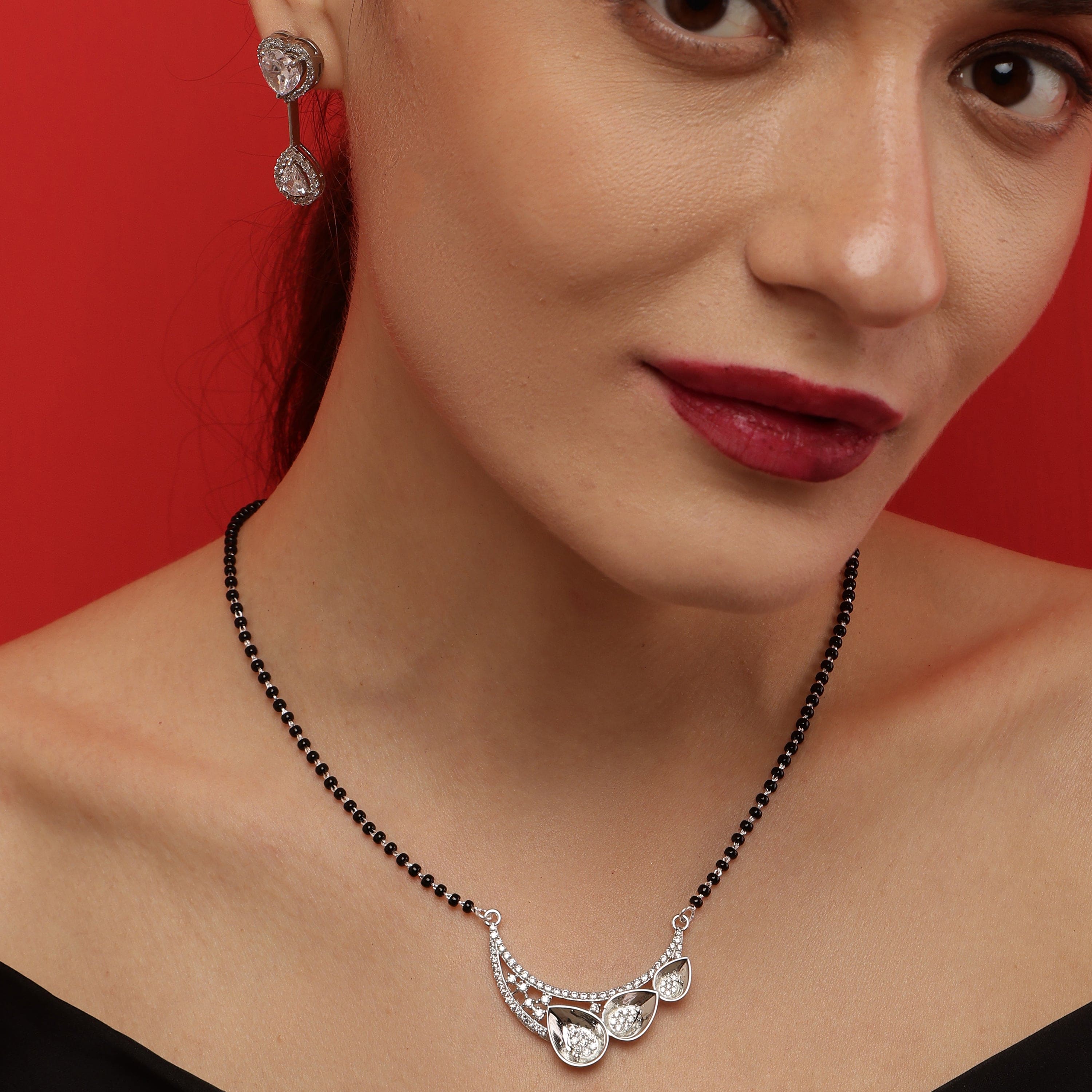 Tranquil Oasis sterling silver mangalsutra close-up detail